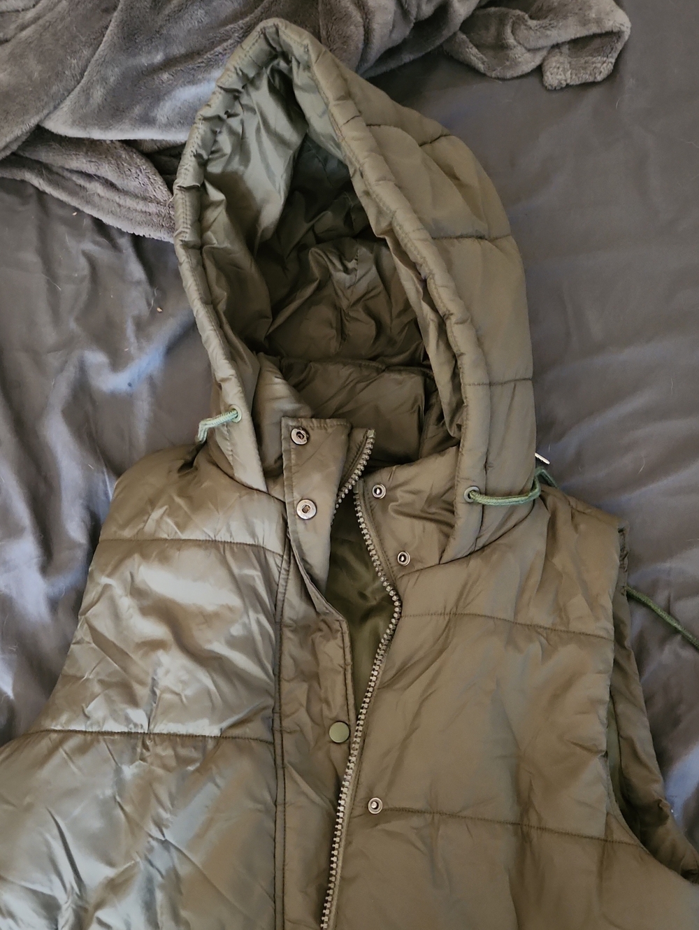 Hooded Puffer Vest - Olive Green